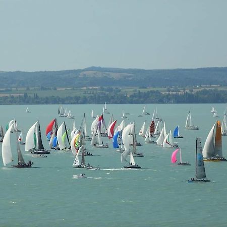 Seeyou Apartment Balatonfuered Buitenkant foto